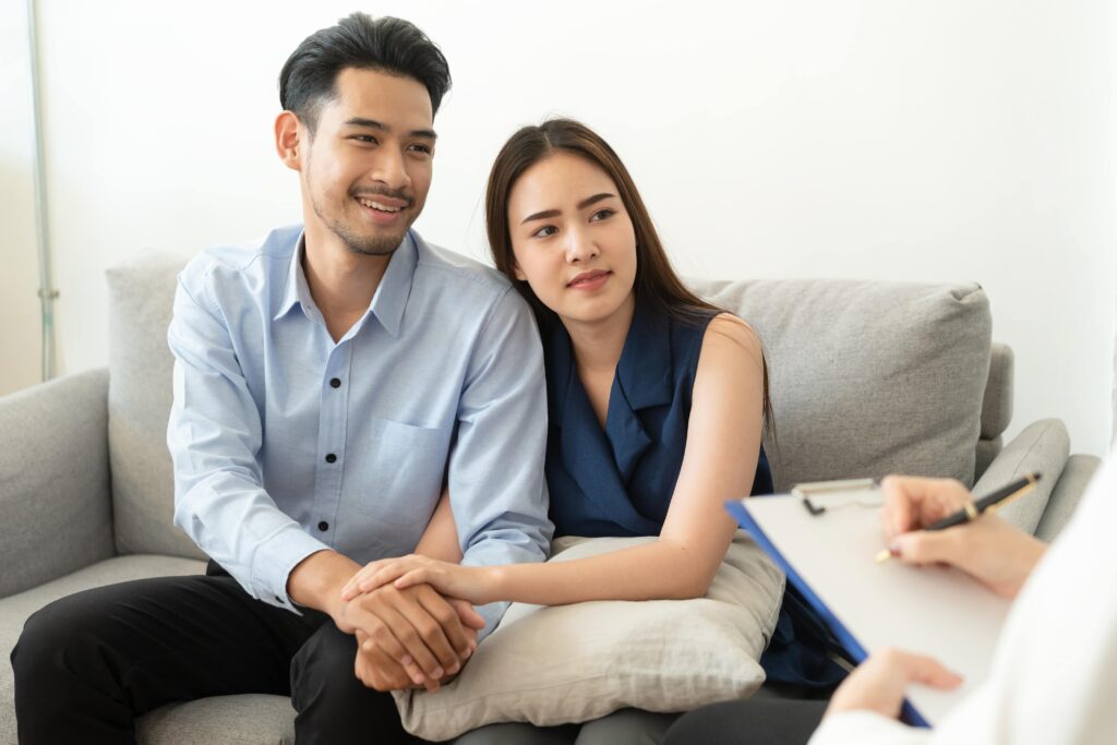 A couple enjoys cognitive behavioral therapy in Knoxville, TN